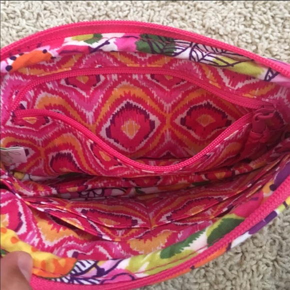 NWOT VERA BRADLEY WALLET OR WRISLET - Picture 4 of 4